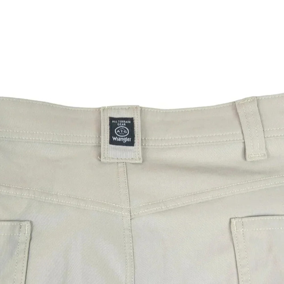 *HEMMED SUPER SHORT* Wrangler All Terrain Gear Pants 40x30 (Actual Size is 25") - Picture 10 of 12